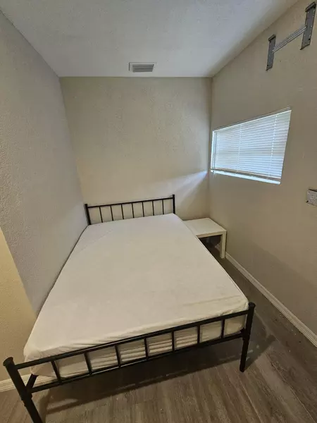 Coliving in Kenwood - Clearwater-St. Petersburg, Tampa