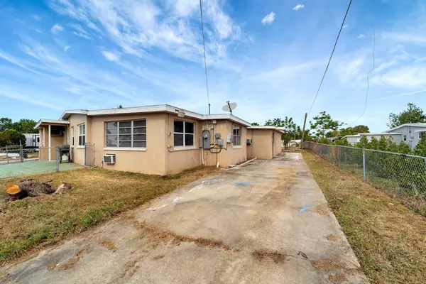 Coliving in Port Charlotte - North Port, Sarasota