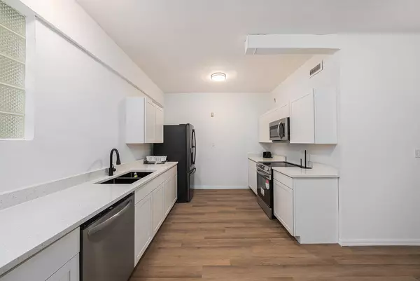 Coliving in Ybor City - Central Tampa, Tampa