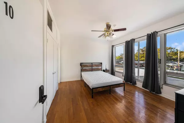 Coliving in Ybor City - Central Tampa, Tampa