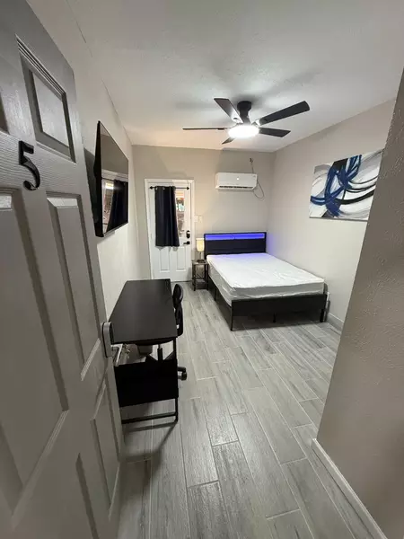 Coliving in Edgebrook - Se Houston, Houston