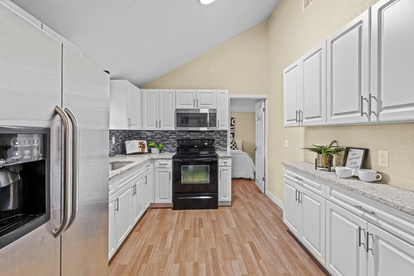 Coliving in Live Oaks Square - East Tampa, Tampa