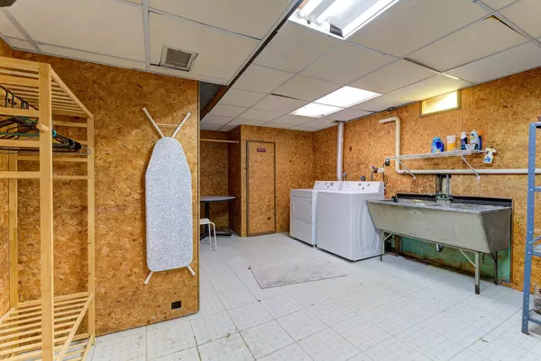 Coliving in Jackson Park - West / SW Mil, Milwaukee