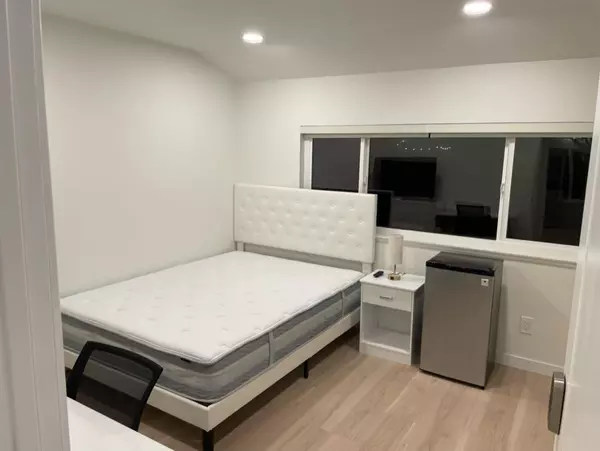 Coliving in Lakewood - The Harbor, Los Angeles