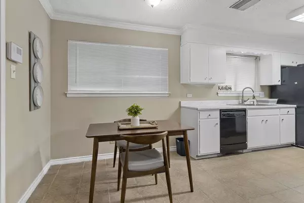 Coliving in Inner West Side - West SATX, San Antonio