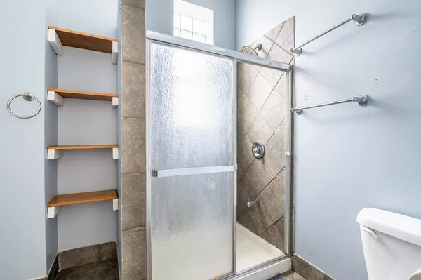 Coliving in Ukrainian Village - West Side, Chicago