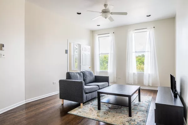 Coliving in Ukrainian Village - West Side, Chicago