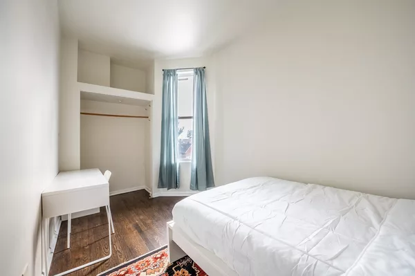 Coliving in Ukrainian Village - West Side, Chicago