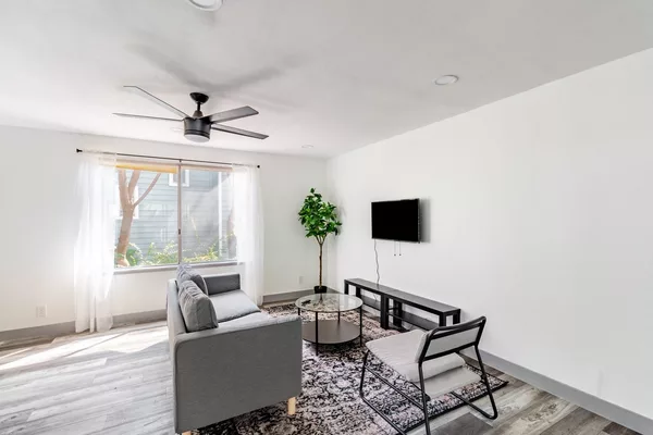 Coliving in Pasadena - The Verdugos, Los Angeles