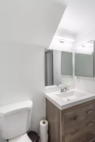 Coliving in Pasadena - The Verdugos, Los Angeles