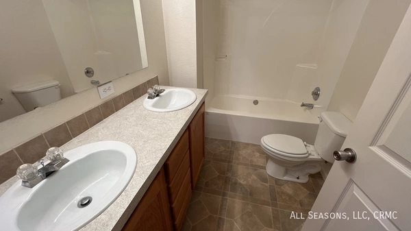 4 bedrooms apartment for rent in Downtown COS - Central COS, Colorado Springs