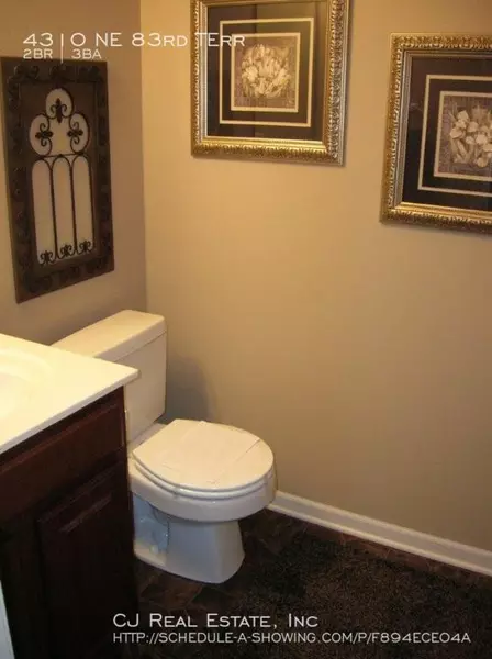 2 bedrooms apartment for rent in Gladstone - Outer KCMO, Kansas City