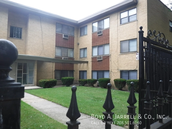 Studio Apartment for rent in Chatham - Far Southeast Side, Chicago