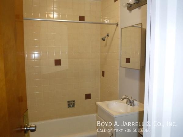 Studio Apartment for rent in Chatham - Far Southeast Side, Chicago