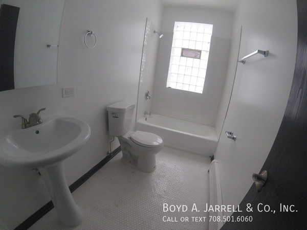 3 bedrooms apartment for rent in Washington Park - South Side, Chicago