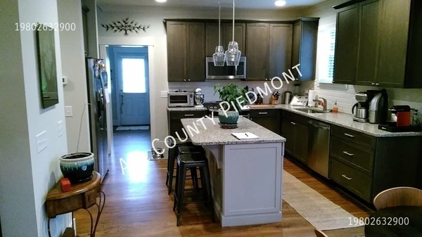 4 bedrooms apartment for rent in Sedgefield - Central Charlotte, Charlotte