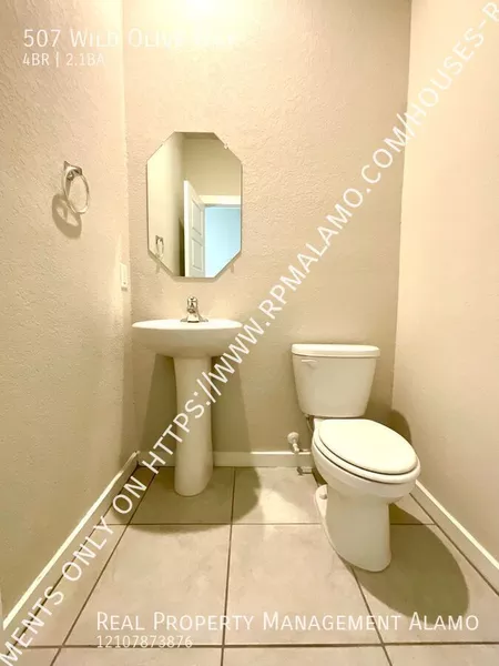 4 bedrooms apartment for rent in Kirby - East SATX, San Antonio