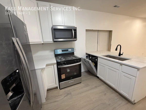 2 bedrooms apartment for rent in Humboldt Park - West Side, Chicago