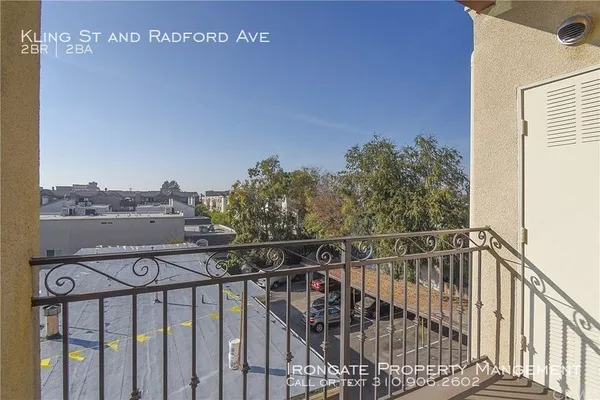 2 bedrooms apartment for rent in Valley Village - San Fernando Valley, Los Angeles