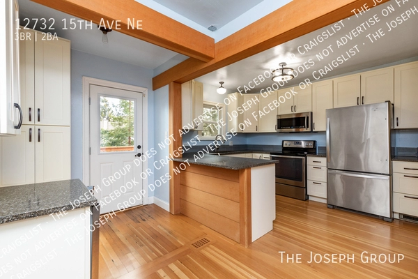 3 bedrooms apartment for rent in Pinehurst - North Seattle, Seattle