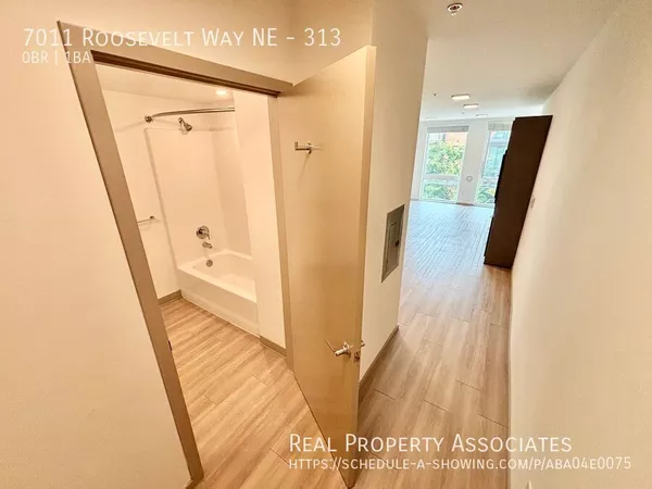 Studio Apartment for rent in Green Lake - North Seattle, Seattle