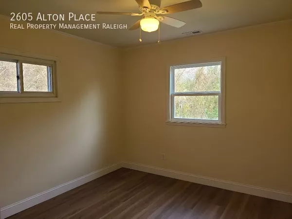 3 bedrooms apartment for rent in Worthdale - South Raleigh, Raleigh