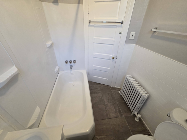 2 bedrooms apartment for rent in Glenwood - North Philadelphia, Philadelphia