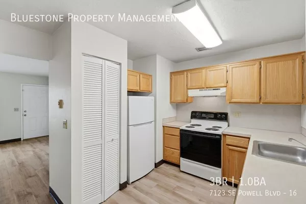 3 bedrooms apartment for rent in Foster-Powell - SE Portland, Portland