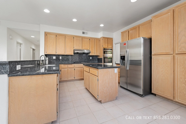 5 bedrooms apartment for rent in Miramar - North SD, San Diego