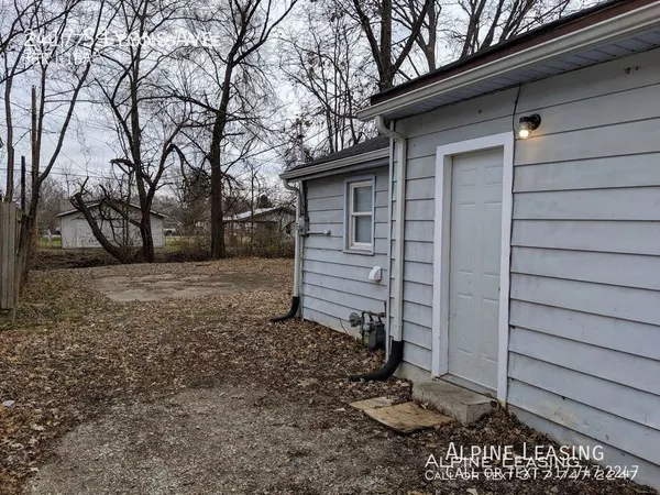 3 bedrooms apartment for rent in Mars Hill - West Indy, Indianapolis