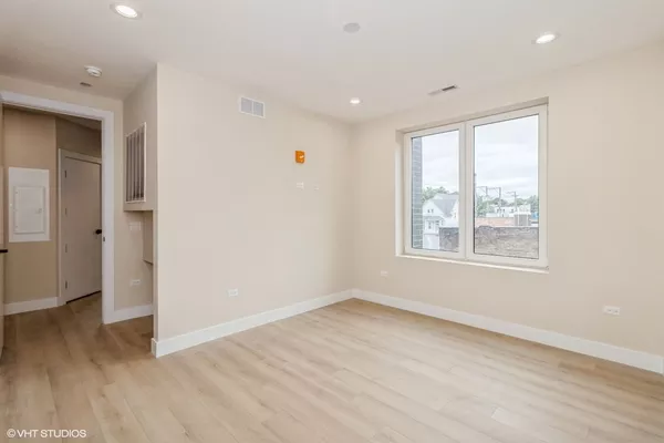 2 bedrooms apartment for rent in Irving Park - Northwest Side, Chicago