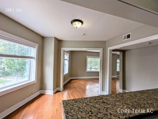 2 bedrooms apartment for rent in Midtown-Westport - KCMO, Kansas City