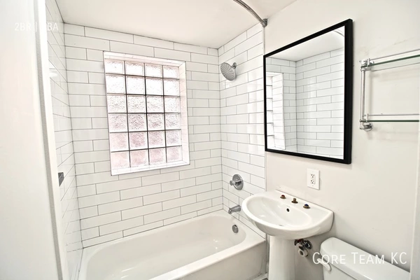 2 bedrooms apartment for rent in Midtown-Westport - KCMO, Kansas City