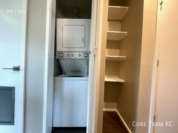 2 bedrooms apartment for rent in Midtown-Westport - KCMO, Kansas City