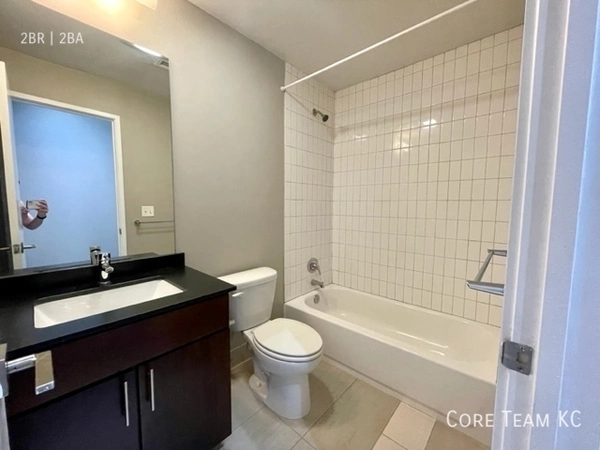 2 bedrooms apartment for rent in Midtown-Westport - KCMO, Kansas City