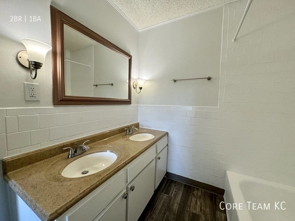 2 bedrooms apartment for rent in Midtown-Westport - KCMO, Kansas City