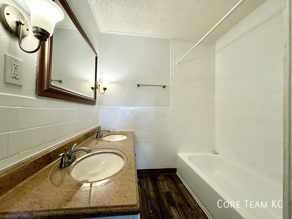 2 bedrooms apartment for rent in Midtown-Westport - KCMO, Kansas City