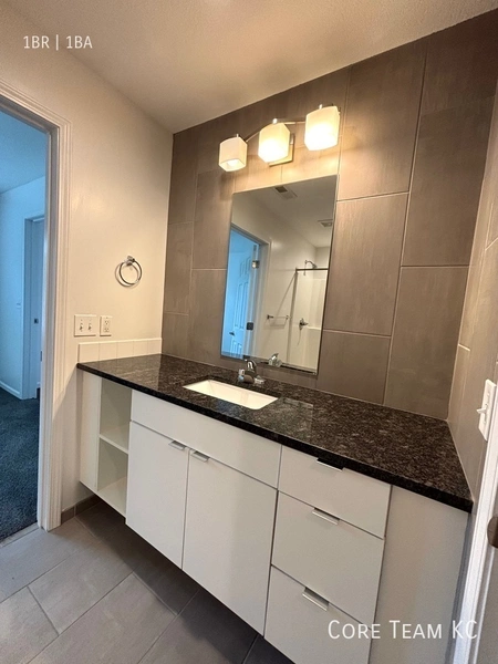 1 bedroom apartment for rent in Country Club Plaza - KCMO, Kansas City