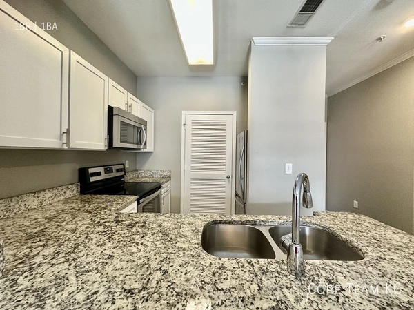 1 bedroom apartment for rent in Midtown-Westport - KCMO, Kansas City