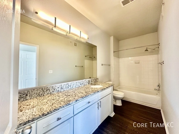 2 bedrooms apartment for rent in Midtown-Westport - KCMO, Kansas City