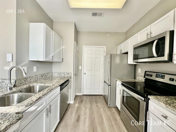 2 bedrooms apartment for rent in Midtown-Westport - KCMO, Kansas City