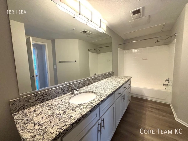 1 bedroom apartment for rent in Midtown-Westport - KCMO, Kansas City