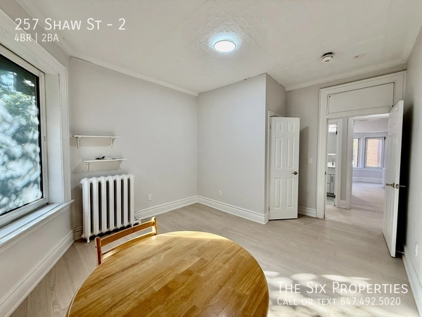 4 bedrooms apartment for rent in Trinity-Bellwoods - West TO, Toronto