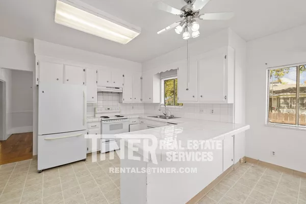 4 bedrooms apartment for rent in Colonial Heights - SE SAC, Sacramento