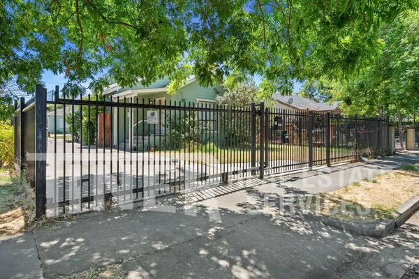 2 bedrooms apartment for rent in Woodlake - North SAC, Sacramento