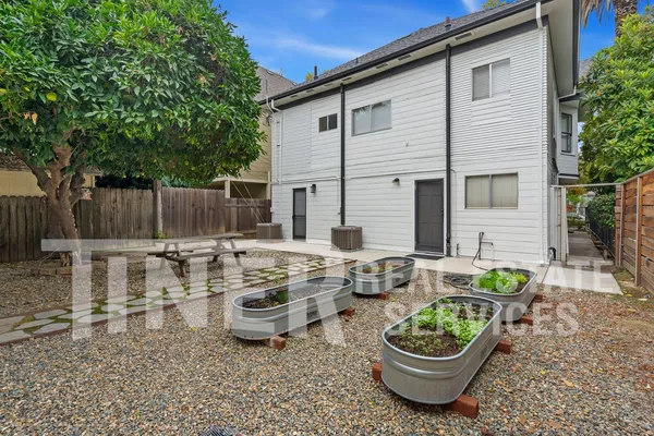 3 bedrooms apartment for rent in Mansion Flats - Central SAC, Sacramento