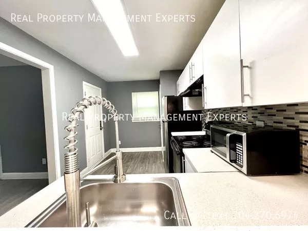 2 bedrooms apartment for rent in Country Club Heights - East Charlotte, Charlotte