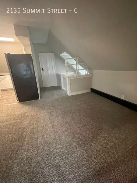 Studio Apartment for rent in Iuka Ravine/Indianola Forest - North Columbus, Columbus