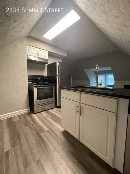 Studio Apartment for rent in Iuka Ravine/Indianola Forest - North Columbus, Columbus