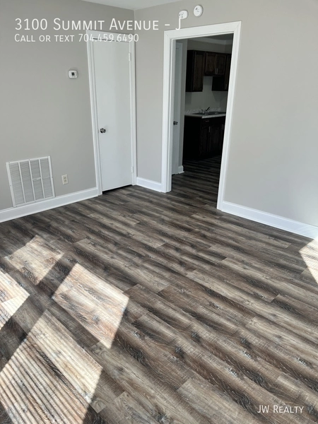 3 bedrooms apartment for rent in North Greensboro - Greensboro, Greensboro